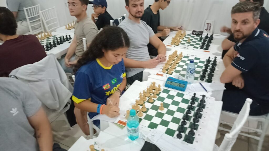 Atletas do Xadrez Timbó participam do Floripa Chess Open