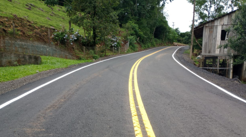 FINALIZADA OBRA DE ASFALTO NA ESTRADA DE ACESSO A LINHA SANTA BÁRBARA